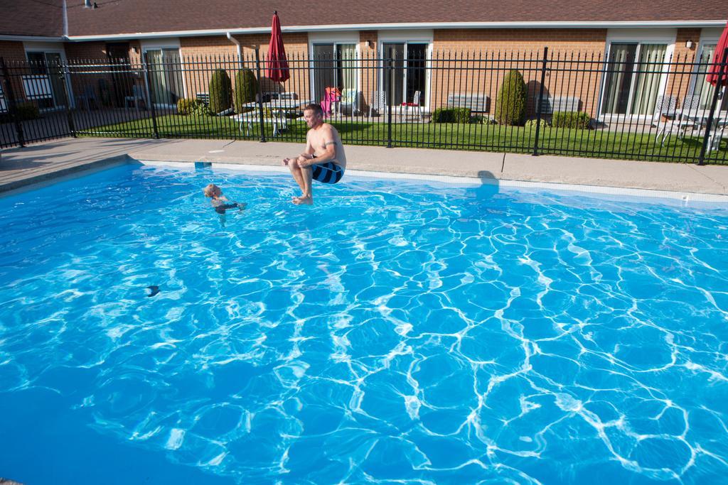 Super 8 By Wyndham Port Elgin Exterior foto